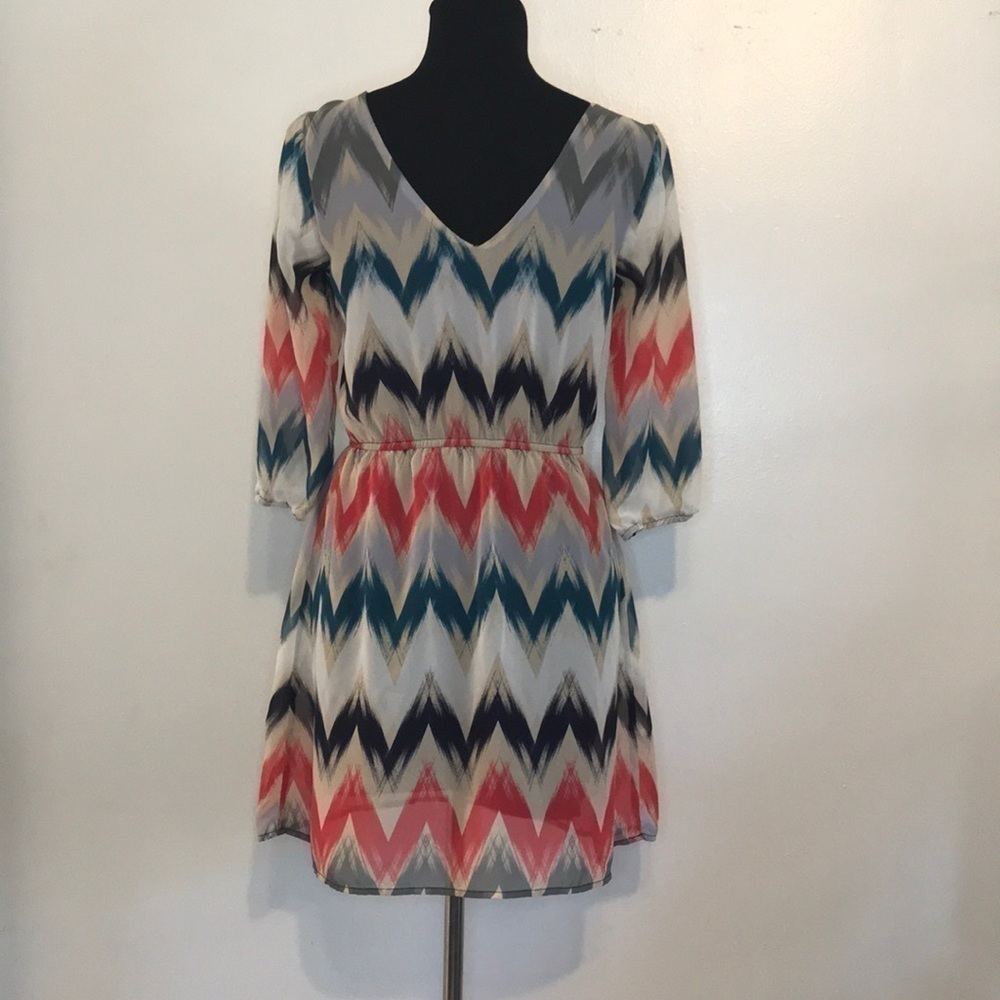 ZIGZAG DRESS ✨✨✨ - Picture 2 of 4